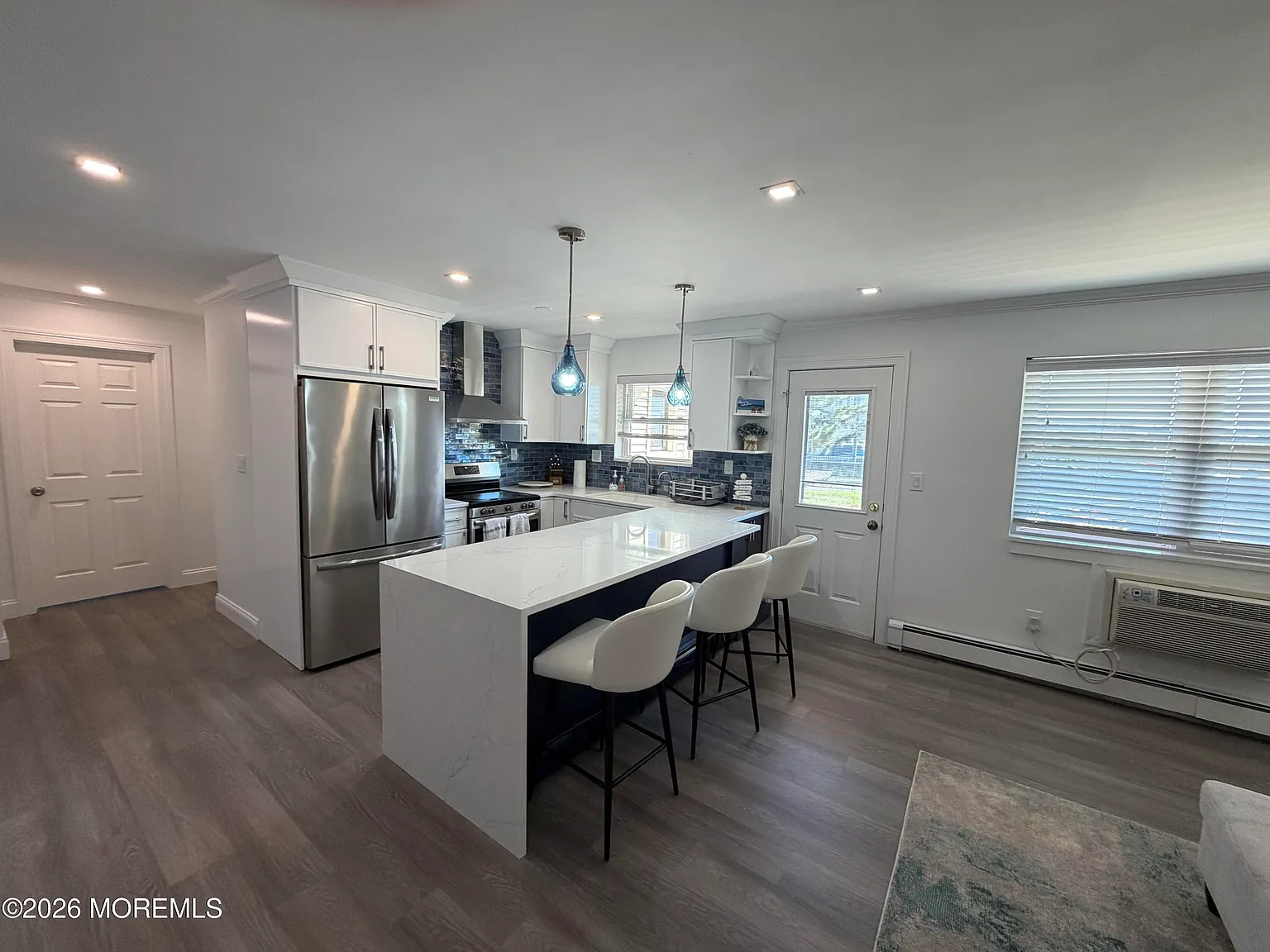 2 bed, 1.5 bath, 1036 sqft, $3,750 — Photo 2