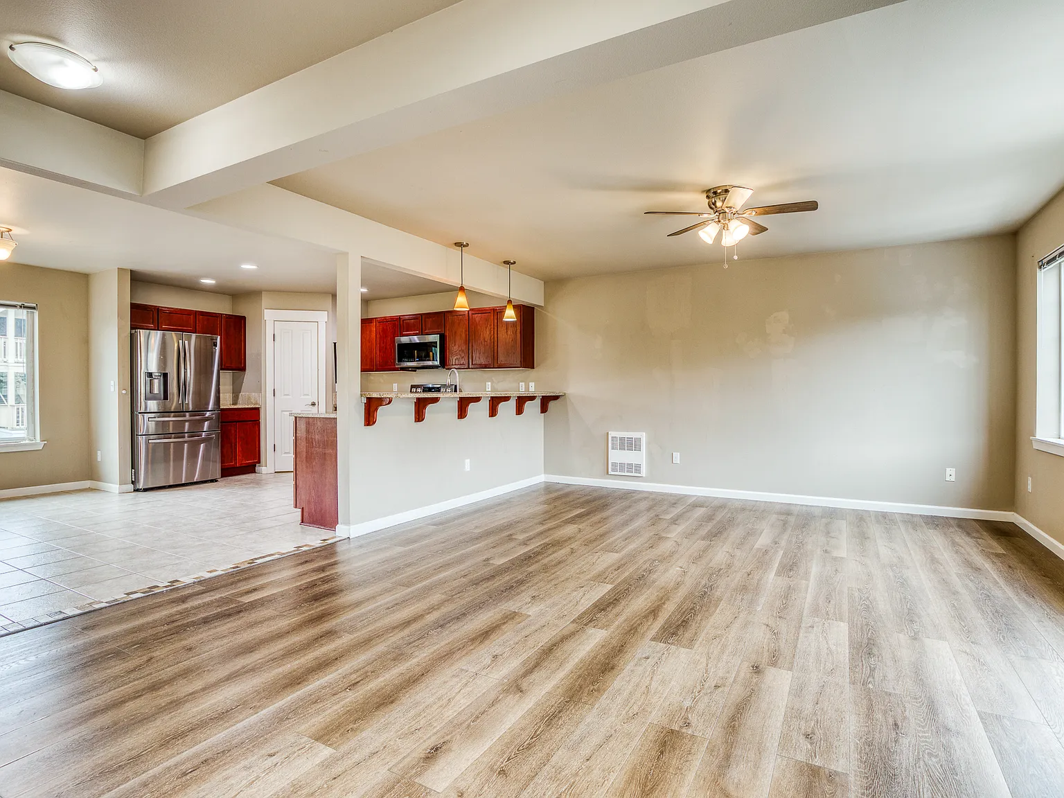 3 bed, 2.5 bath, 1986 sqft, $3,150 — Photo 4