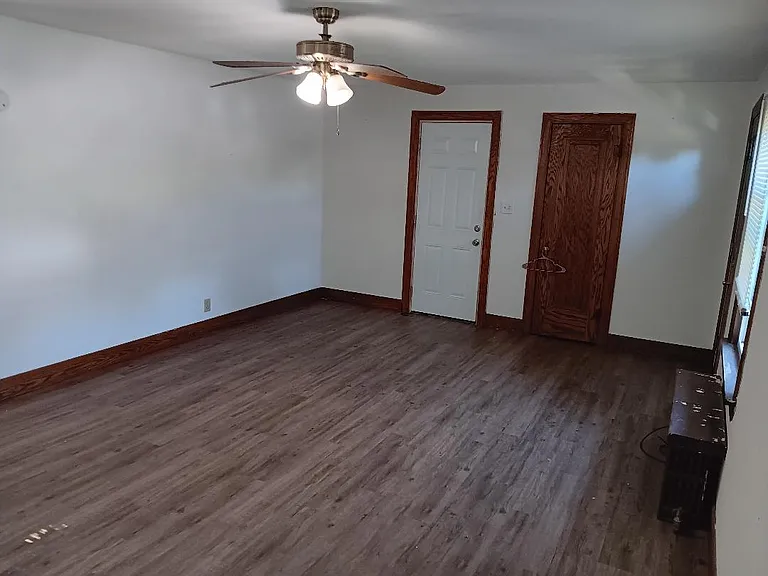 828 Richie Ave — Photo 8