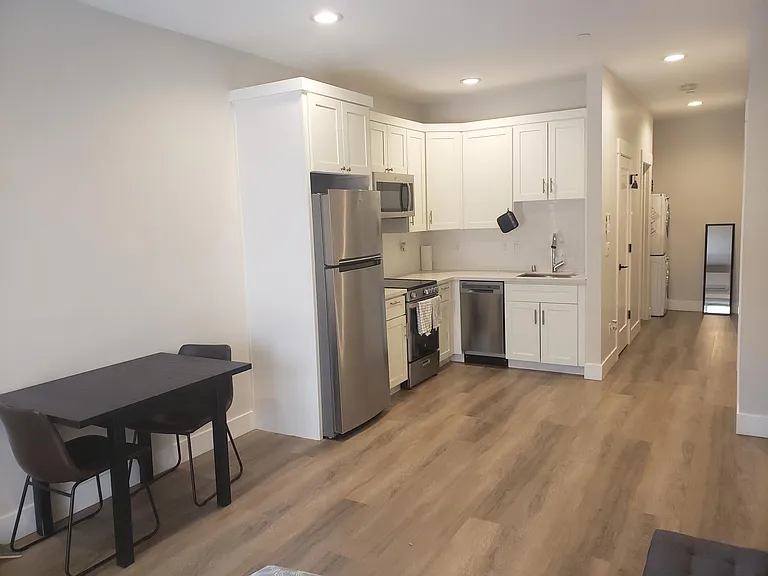 1905 H St #101 — Photo 10