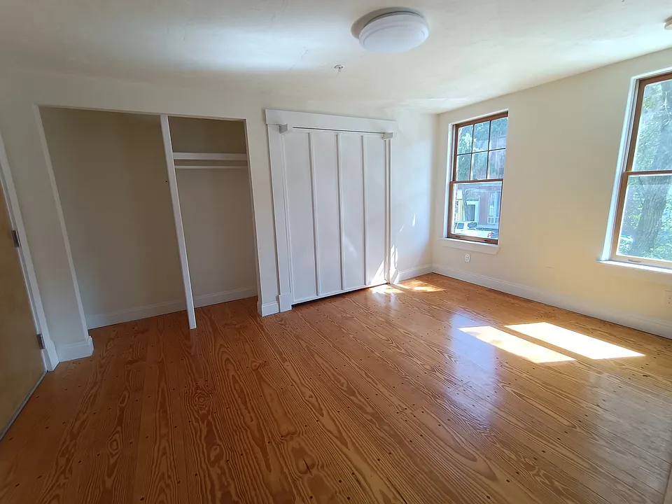 300 Main St #1