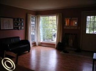 891 Panorama Dr, Milford, MI 48381