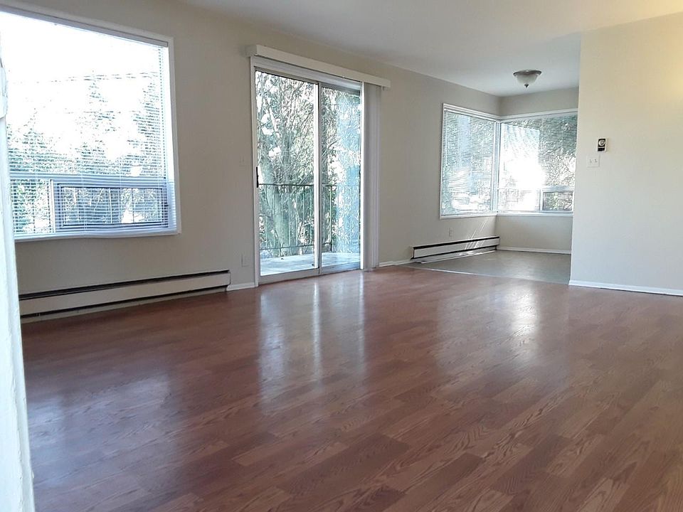 1st image of 9528 9th Ave NW #9530