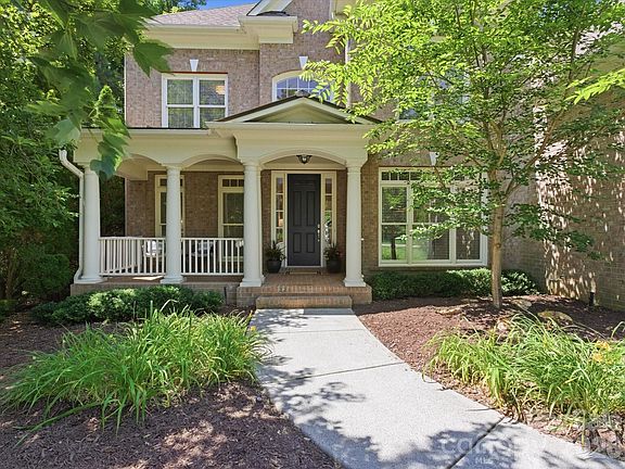 2nd image of 1104 Lytton Ln