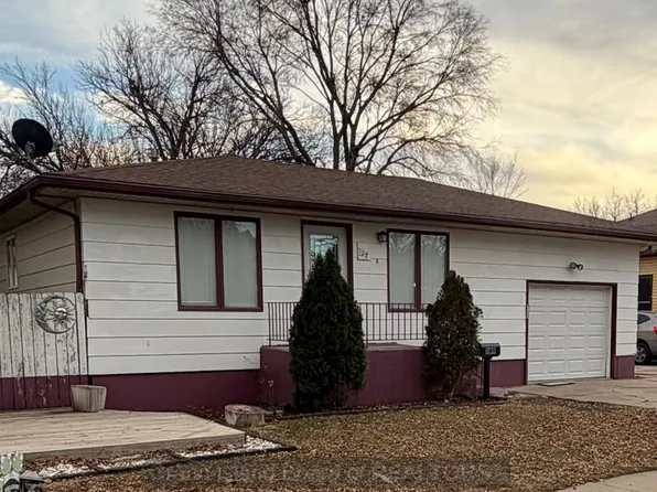 107 W 9th St, Grand Island, NE 68801