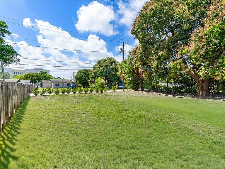 328 SW 11th Ave — Photo 19