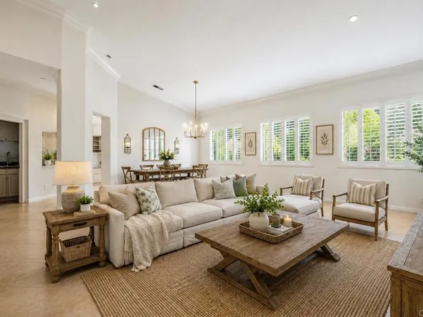 672 Inverlochy Dr, Fallbrook, CA 92028