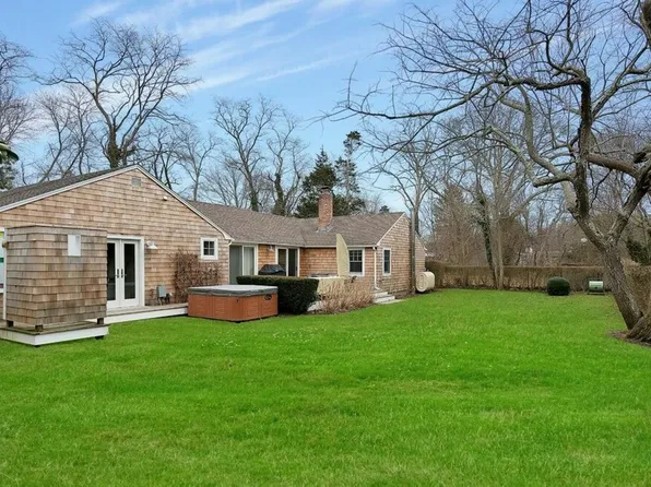 45 Oak Ave, Southampton, NY 11968