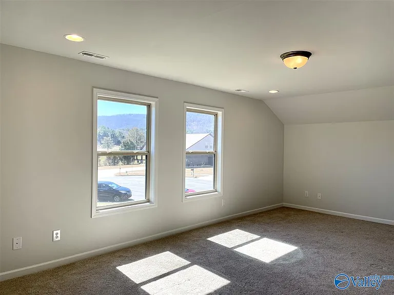 7305 Kendama Ct — Photo 30