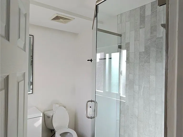 427 Thompson Ave #2 — Photo 14