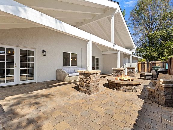 3rd image of 761 Rocking Horse Rd