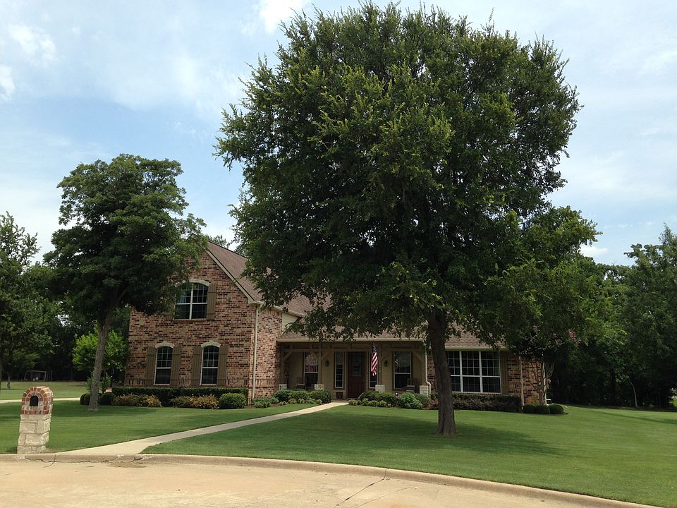 1st image of 311 Covey Ln