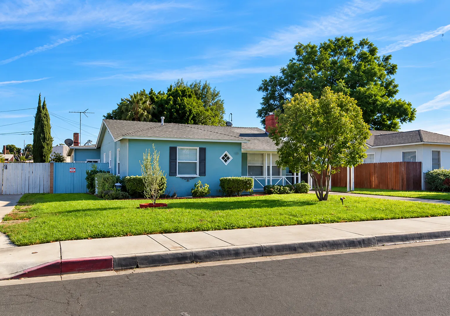 3 bed, 1 bath located in Riverside, CA! — Photo 2