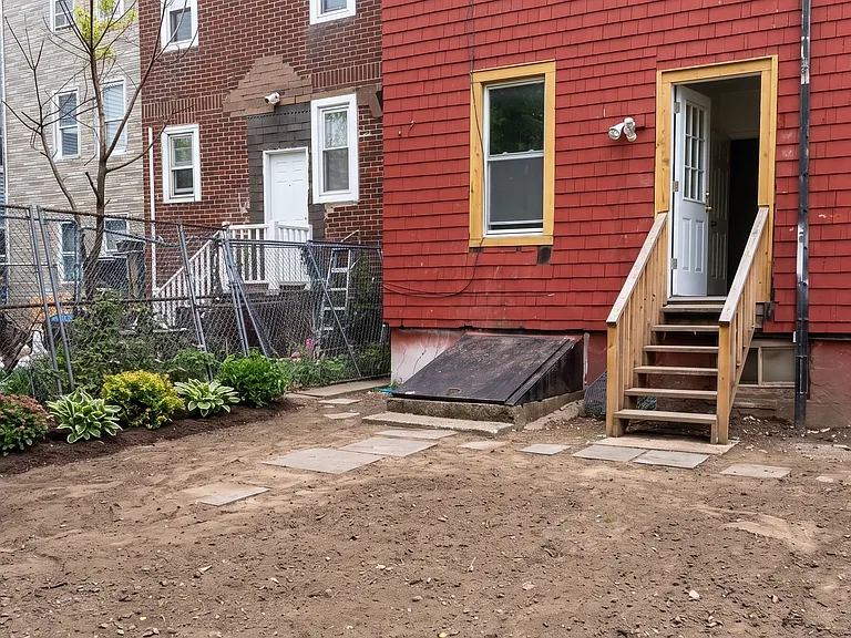 34 Vreeland Ave — Photo 2