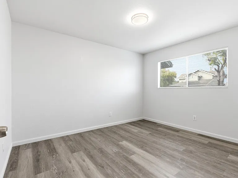 1800 Rockford Ave #1 — Photo 6