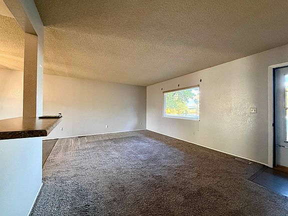 4th image of 136 Heritage Ct