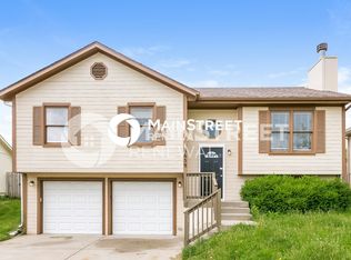 8659 NE 110th St, Kansas City, MO 64157