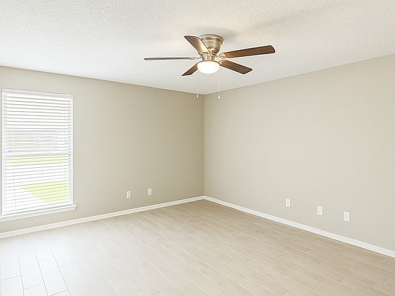 2nd image of 2426 Windy Pine Ln