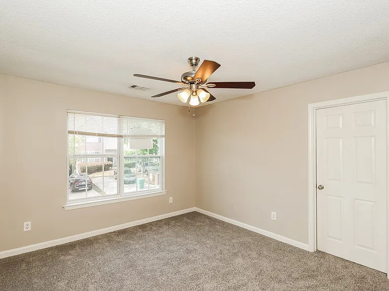 1462 Riverrock Ct — Photo 11
