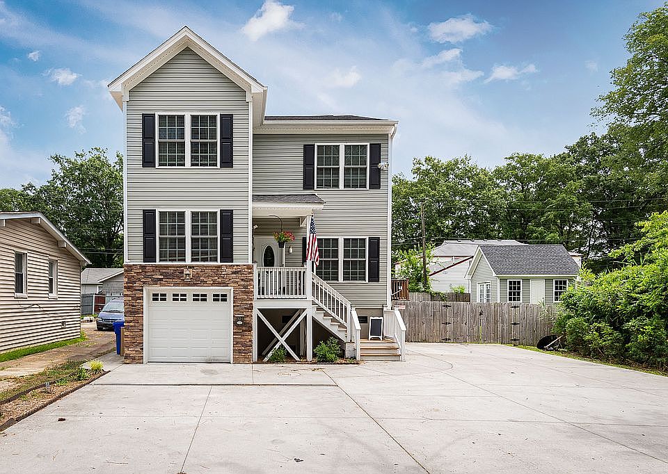 1st image of 804 Pine Harbor Dr
