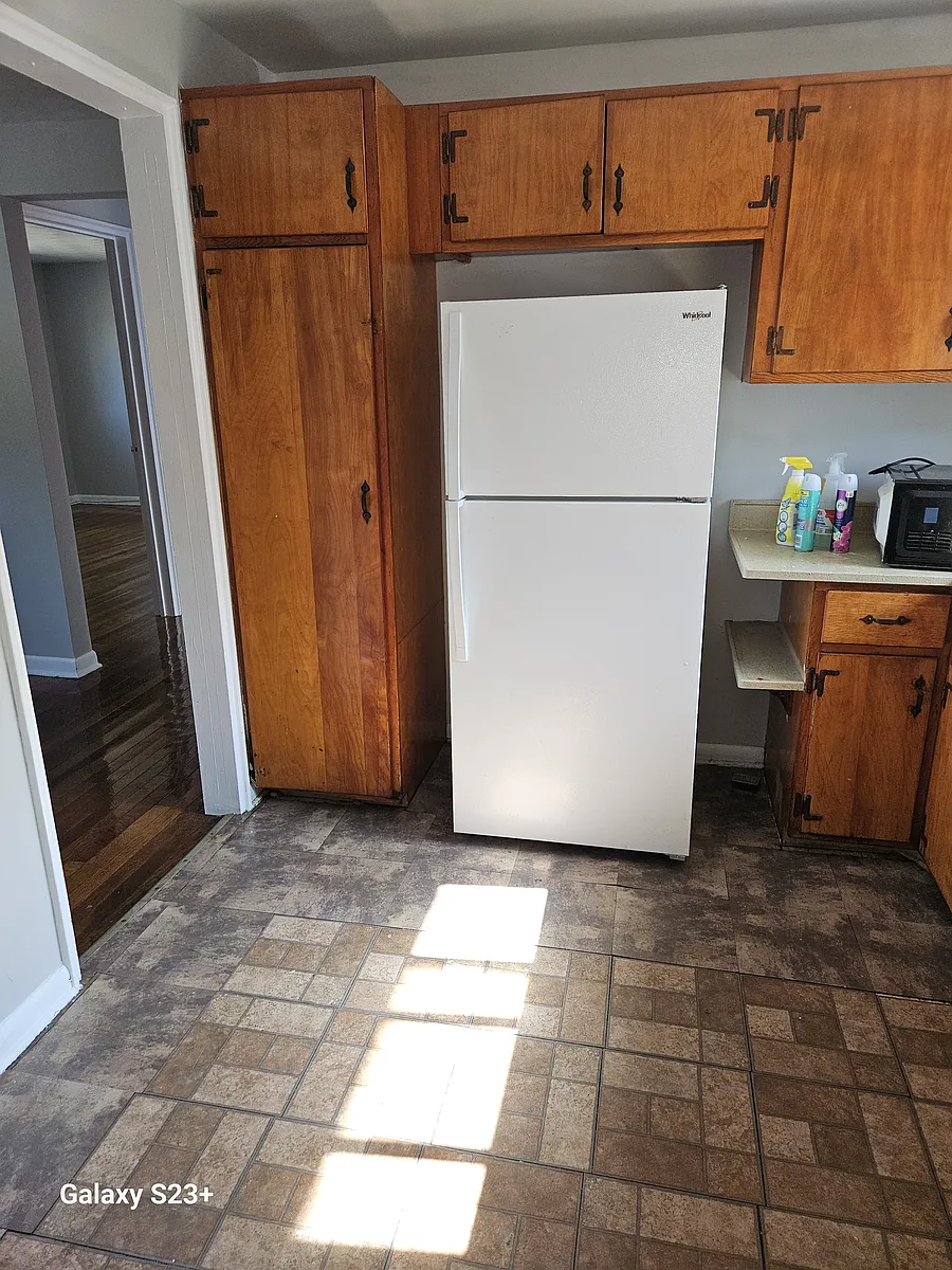 Kitchen - 299 Park Rd #299