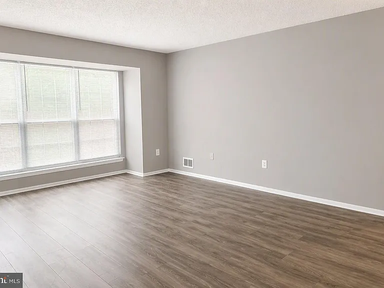 6 Feiler Ct — Photo 3