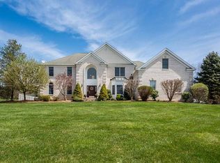 1 Kingsbrook Ct, Mendham, NJ 07945
