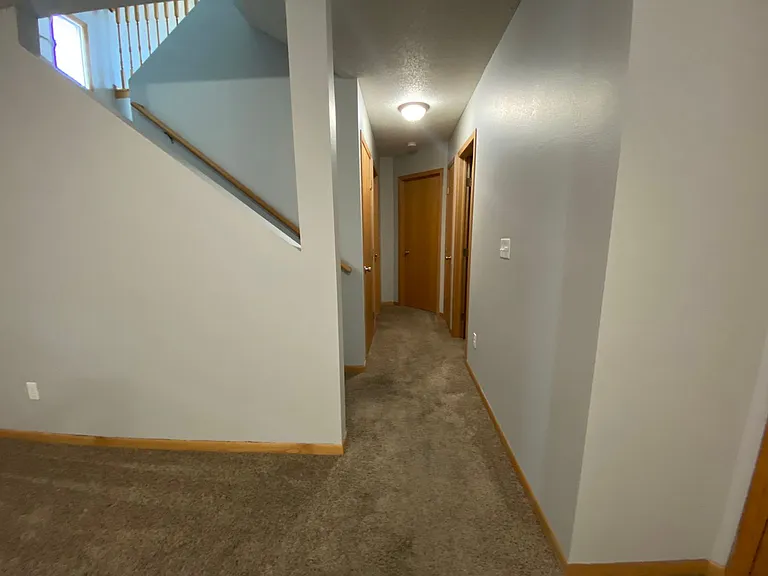 2570 Amber Valley Ct S — Photo 33
