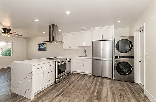 2533 Lee St Photo 1
