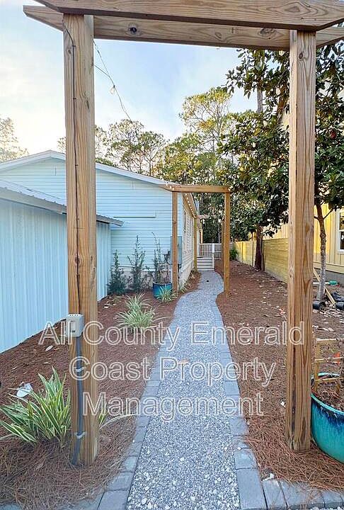 1st image of 444 Montigo Ave N