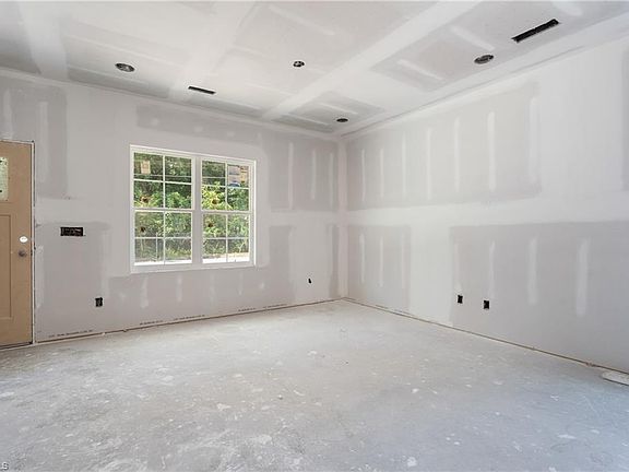 2nd image of 2619 Urban St
