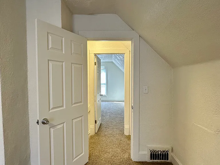 2700 W Marquette St — Photo 12