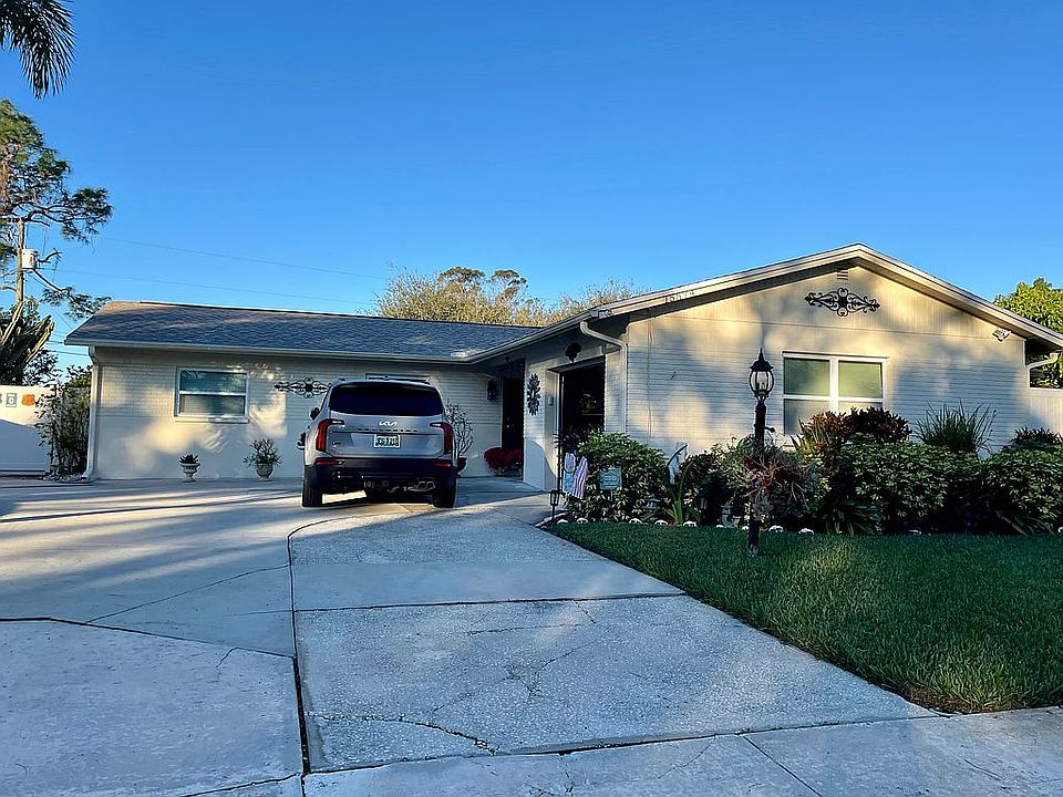 2nd image of 15574 Bedford Cir W