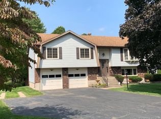 318 Forest St, East Hartford, CT 06118