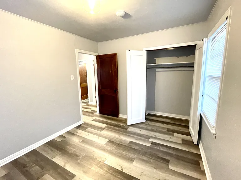 61 15th Ave NW — Photo 16
