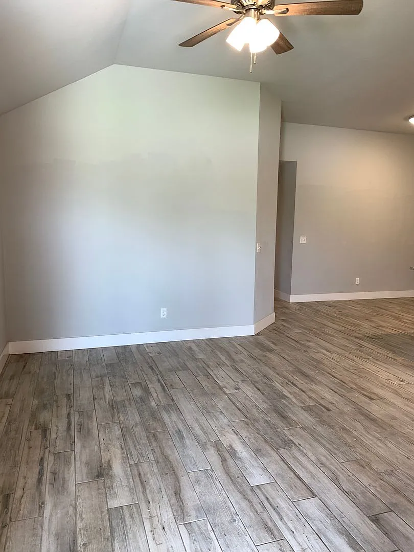 3 bedroom, 2 bathroom, 2 car garage — Photo 3