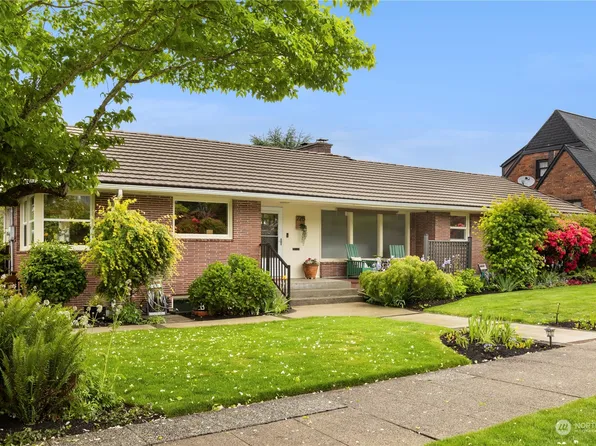 2215 47th Avenue SW, Seattle, WA 98116