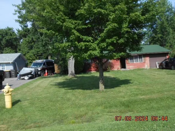 1809 Lathrop Dr, Fort Wayne, IN 46808