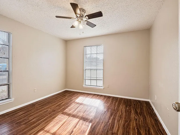 301 Craddock Ave #C — Photo 3