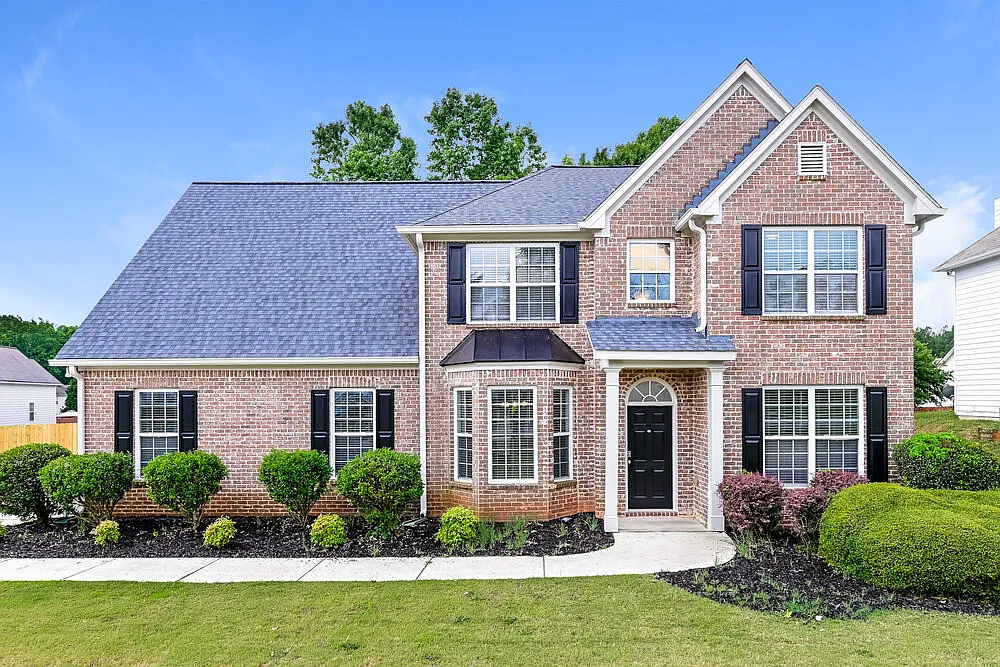 4 bed, 2.5 bath, 2620 sqft, $2,490 — Photo 1