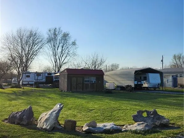 1 Linn Woods Ln, Linn Valley, KS 66040