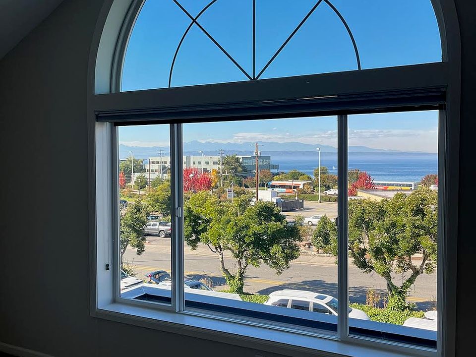 Great water and mountain view from all windows