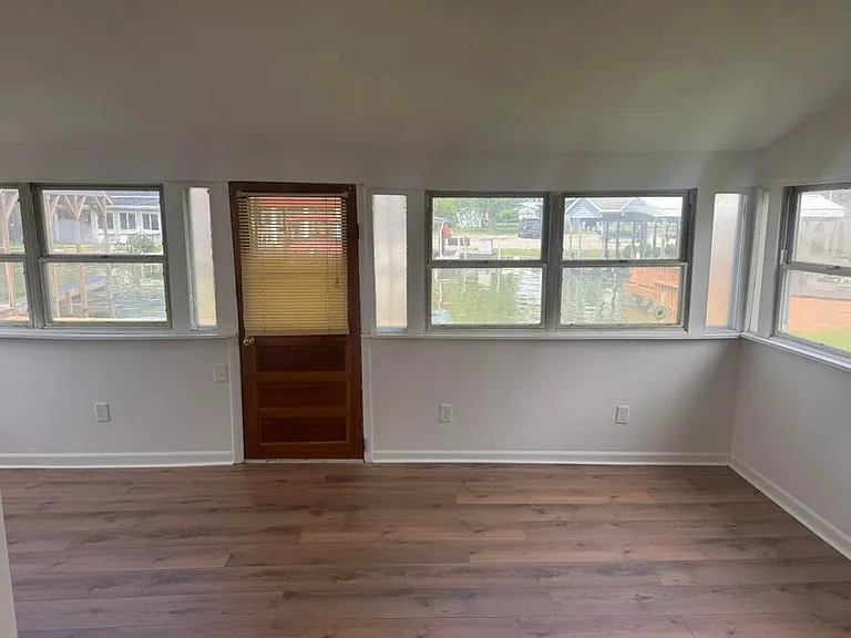 4956 Island Dr NE — Photo 11