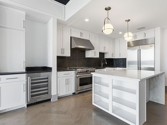 4th image of 1616 W End Ave #3006