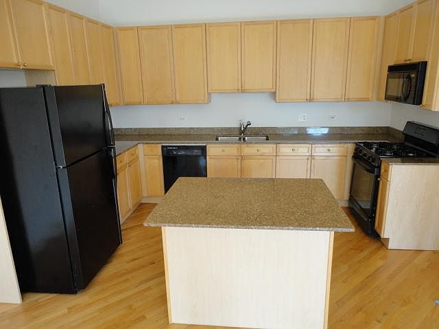 1st image of 2533 N Southport Ave APT 3