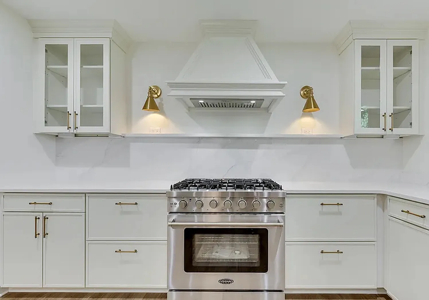 4 bed, 2.5 bath, 3272 sqft, $4,300 — Photo 4