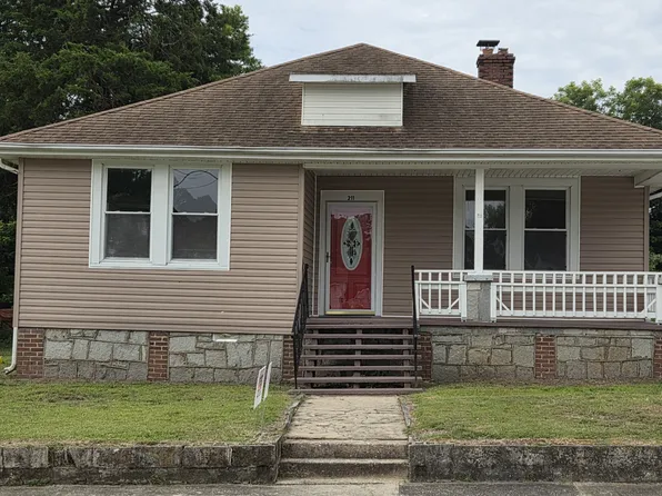 211 Snyder Ave, Elberton, GA 30635