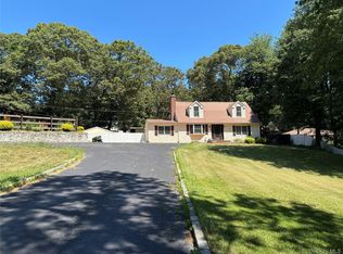45 Croft Lane, Smithtown, NY 11787