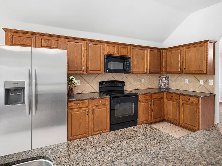 135 Springtree St — Photo 6