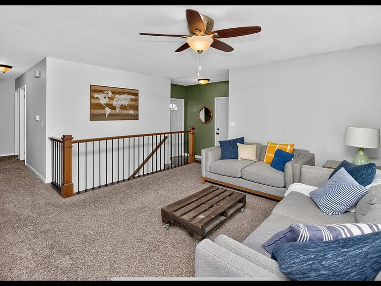 1410 NW Pebble Dr — Photo 4